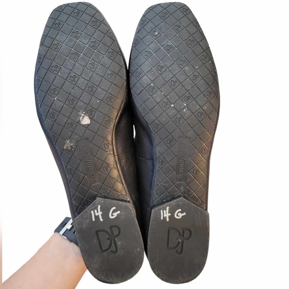 Donald J Pliner Halia Black Leather Square Toe Slip-on Loafer Size 9.5 - Picture 3 of 5